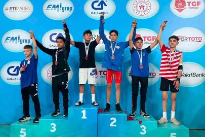 Malatya U14 Greko-Romen Takımı Türkiye şampiyonu oldu