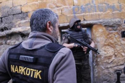 Polis altı ay boyunca takip etti, bu sabah harekete geçti: 382 şüpheli gözaltında
