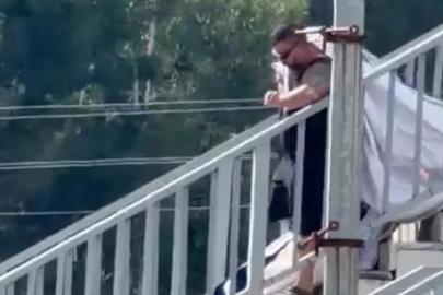 Cumhurbaşkanı Erdoğan'ın pankartına zarar veren şüpheli tutuklandı