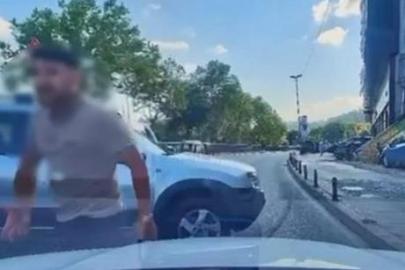 Dehşete düşüren görüntü! Trafikte tartıştığı sürücünün önünü kesti: Canım burnumda, kafanı keserim