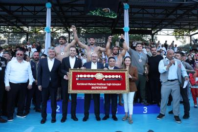 Kurtdereli Yağlı Güreşleri'nde Başpehlivan Mustafa Taş oldu