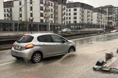 Meteoroloji uyarmıştı! Malatya'da sağanak hayatı olumsuz etkiledi