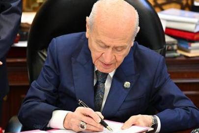 Son dakika... MHP lideri Bahçeli'den Terörsüz Türkiye yasası açıklaması: Dili ve kimliği ne olursa olsun herkes kazandı