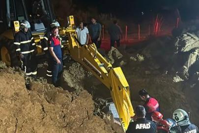 Su kuyusu açarken toprak altında kalan baba ile oğlu kurtarıldı