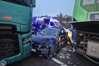 İstanbul-İzmir Otoyolu'nda zincirleme kazada 11 kişi yaralandı