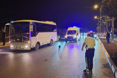 Midibüse çarpan motosikletli yaralandı